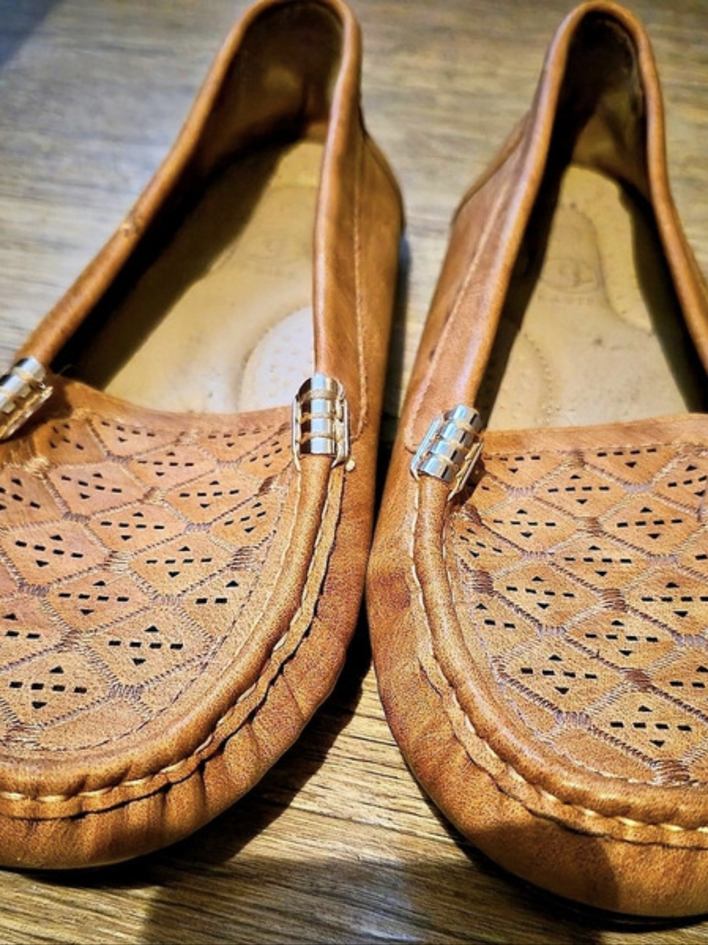 Bob's By Skechers LADIES Geometric Light Brown Shoes Moccasins US 10